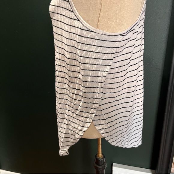 Francesca’s Tank - Picture 2 of 4